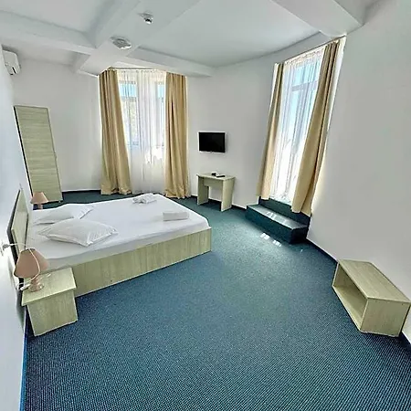 Neptun Hotell 3*